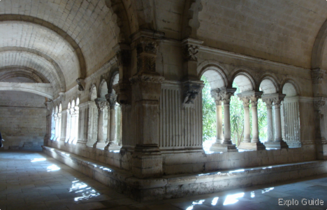 Montmajour Abbey closter Explo-guide - Alternative travel database
