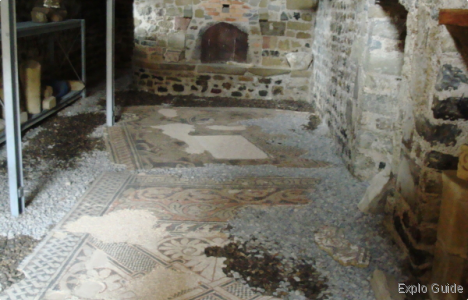 Mosaïcs in old cellar