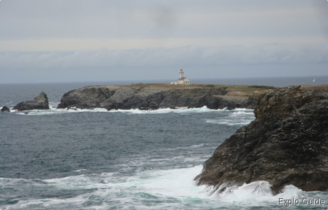 Tip and island of "les Poulains" ExploGuide - Off the Path Travel and Alternative Tourism database