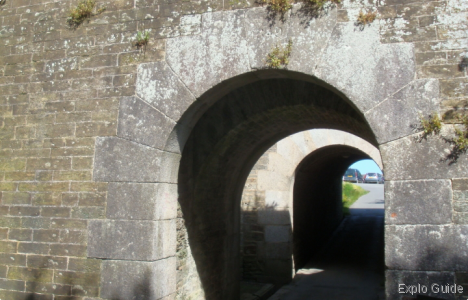 Fortifications Le Palais ; Locmaria door ExploGuide - Off the Path Travel and Alternative Tourism database