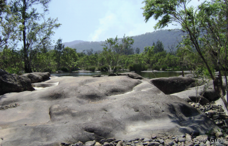 Rock formations in the Mann River at Cangai ExploGuide - Off the Path Travel and Alternative Tourism database