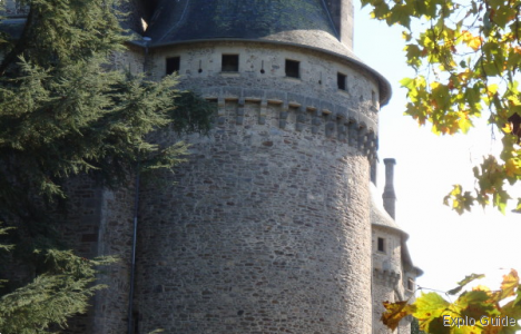 Castle and gardens, Pompadour, Corrèze Explo-guide - Alternative travel database