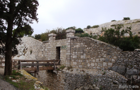 Fort de La Pointe, Gros Cerveau, Ollioules, Toulon ExploGuide - Off the Path Travel and Alternative Tourism database