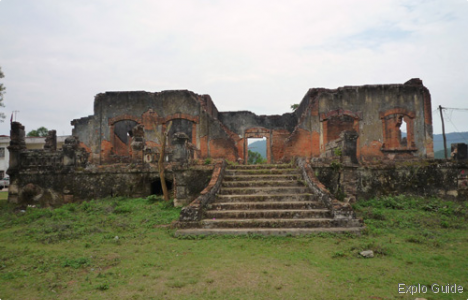 French old ruined hospital, Muang Khoun Explo-guide - Alternative travel database