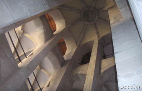 Geneva City Hall horse ramp Explo-guide - Alternative travel database