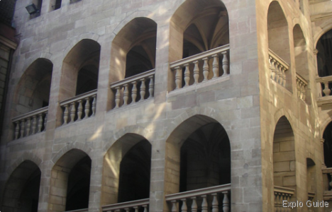 Geneva City Hall horse ramp Explo-guide - Alternative travel database
