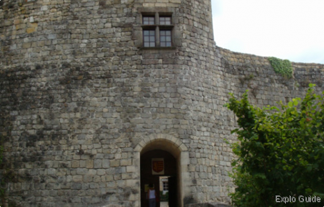 Medieval Castle of Langoiran, Gironde Explo-guide - Alternative travel database
