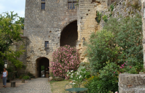 Medieval Castle of Langoiran, Gironde Explo-guide - Alternative travel database