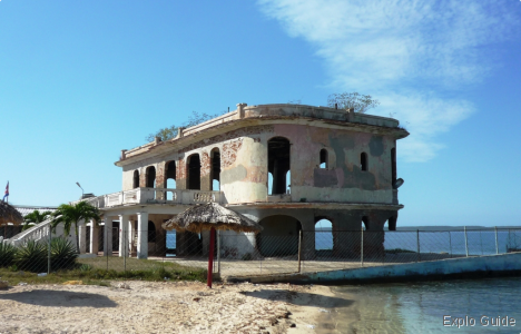 Ruined Palace, Punta Gorda, Cienfuegos ExploGuide - Off the beaten path travel and alternative tourism database, offtrack destinations
