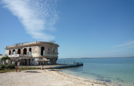 Ruined Palace, Punta Gorda, Cienfuegos ExploGuide - Off the beaten path travel and alternative tourism database, offtrack destinations