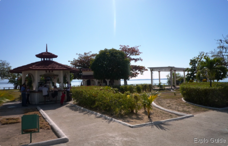 Centro Recreativo La Punta Park, Punta Gorda, Cienfuegos, the bar ExploGuide - Off the beaten path travel and alternative tourism database, offtrack destinations
