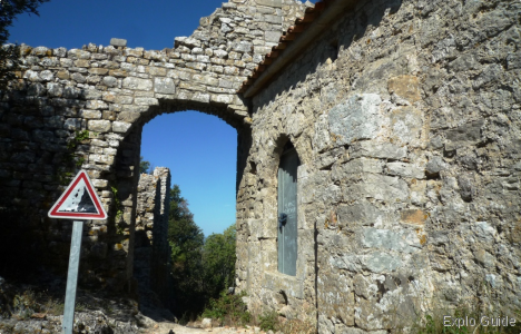 Le Castellas, castle and chapel, Aumelas ExploGuide - Off the Path Travel and Alternative Tourism database