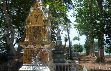 Wat Khong Chiam temple, Khong Chiam, Isan ExploGuide - Off the beaten path travel and alternative tourism database, offtrack destinations