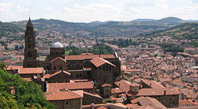 Cathedral Notre-Dame du Puy-en-Velay ExploGuide - Off the beaten path travel and alternative tourism database, offtrack destinations