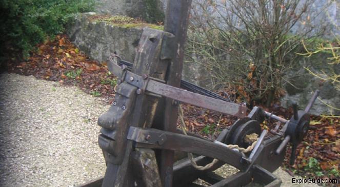 Avully castle, Brenthomme, Thonon Explo-guide - Alternative travel database