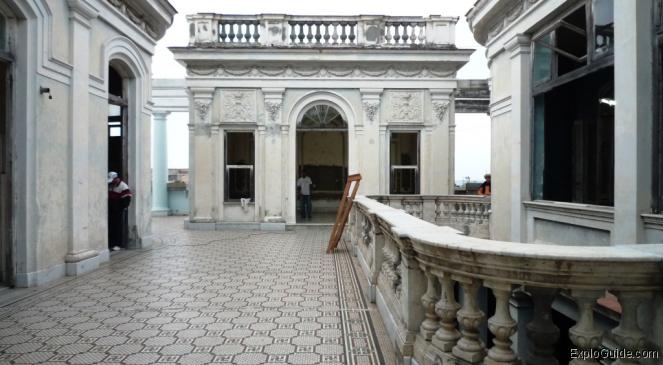 Palacio de Ferrer blue palace, Parque Marti, Cienfuegos ExploGuide - Off the beaten path travel and alternative tourism database, offtrack destinations